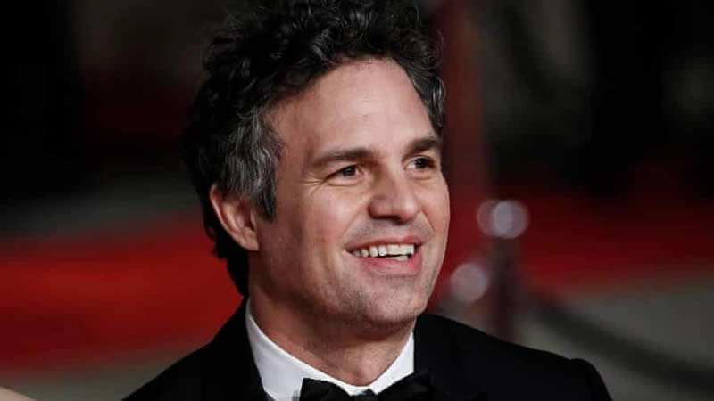  Mark Ruffalo sheds light on mental illnesses as he accepts SAG Award