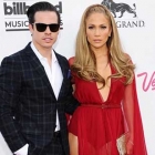  Jennifer Lopez Hangs out With Casper Smart