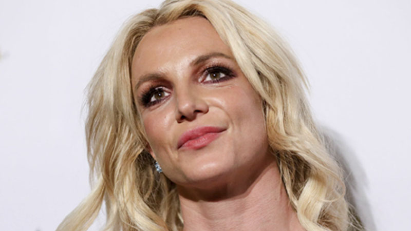  Britney Spears Laughs Off Scary Fireplace Incident: ‘It Literally Blew Into My Face’