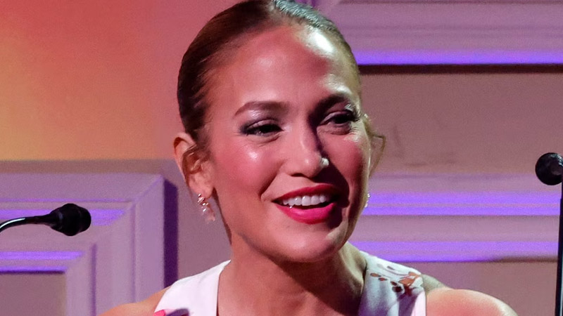  Jennifer Lopez Only Agreed to Buy Beverly Hills Mansion for Its Amenities, Not Emotional Attachment