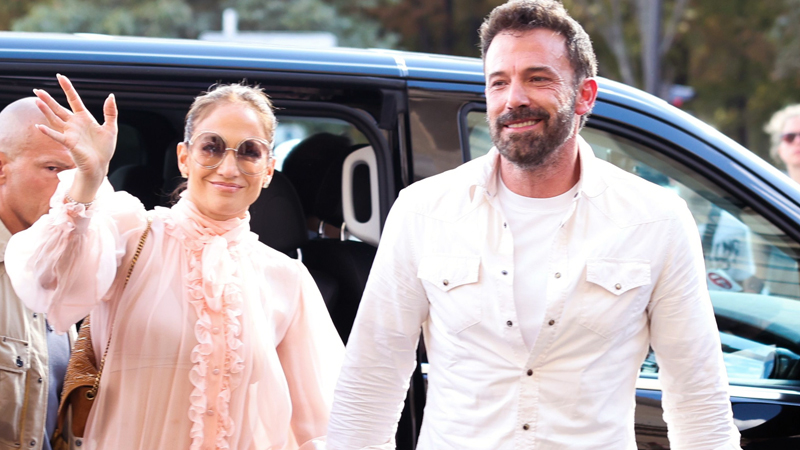  Jennifer Lopez and Ben Affleck List $68 Million Beverly Hills Mansion Amid Divorce Speculation