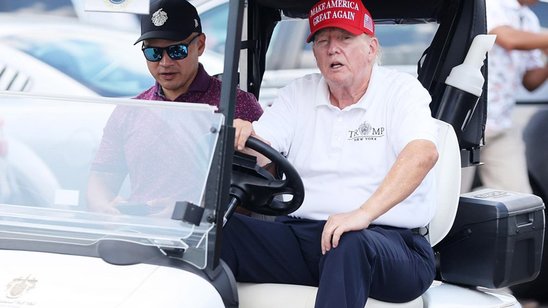  VIDEO: Trump Hurls Insults at Biden and Harris from Golf Cart “I Kicked That Old, Broken Down Pile of C**p”