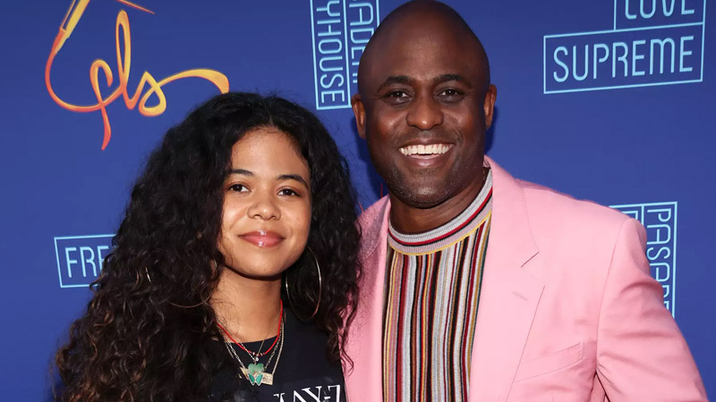  Wayne Brady’s ex-wife worries over comedian’s mental health after surprise baby