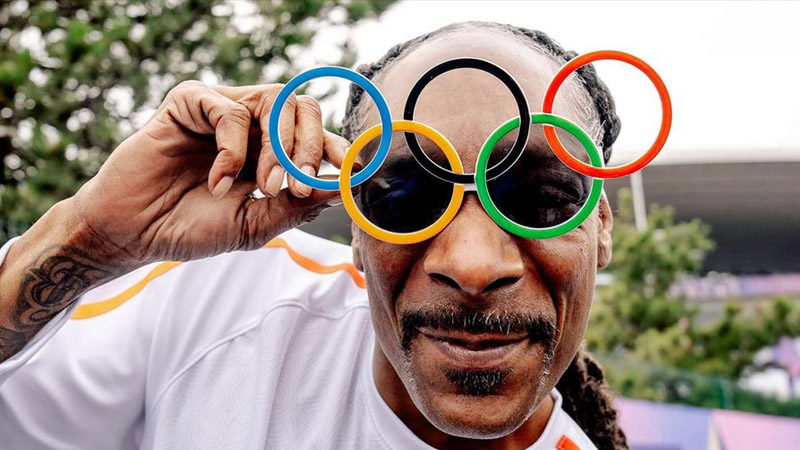  Snoop Dogg turns heads with his own fashion show at Paris Olympics